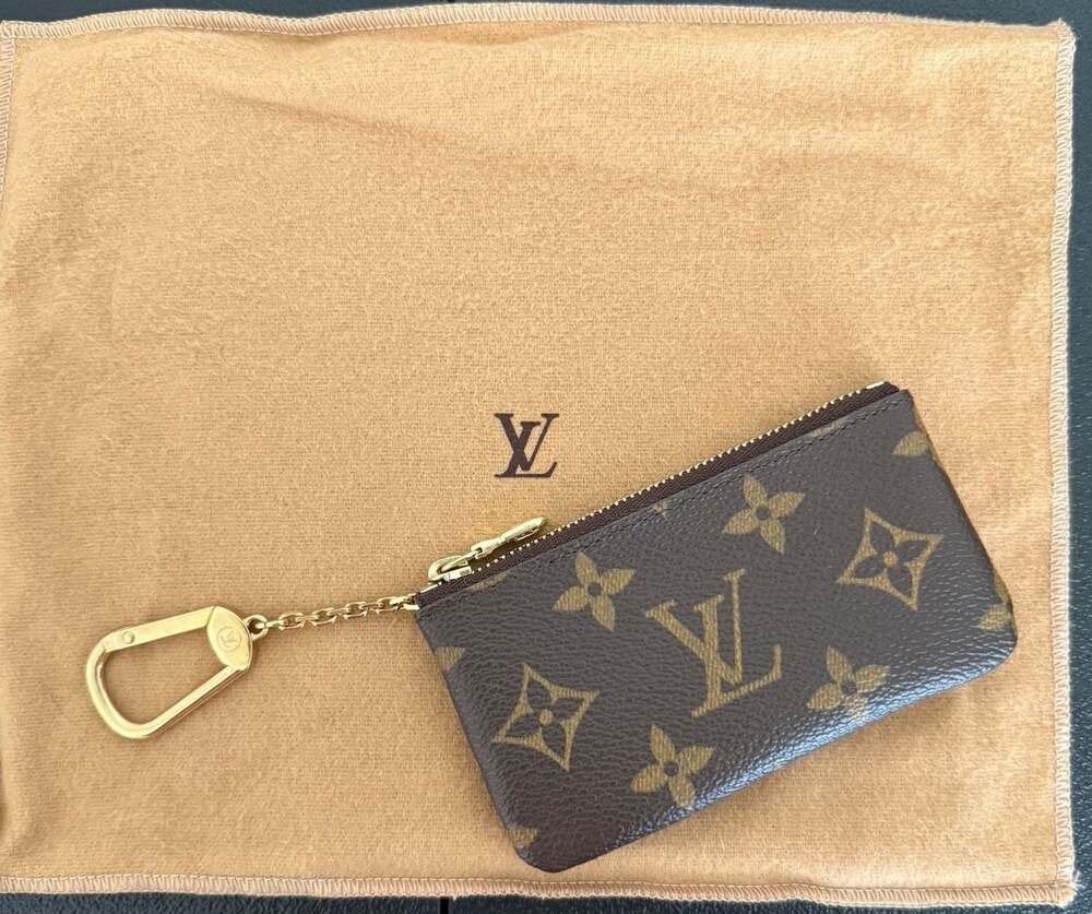 Louis Vuitton Monogram Canvas Key Pouch Cles with dust cover and box - Picture 2 of 16